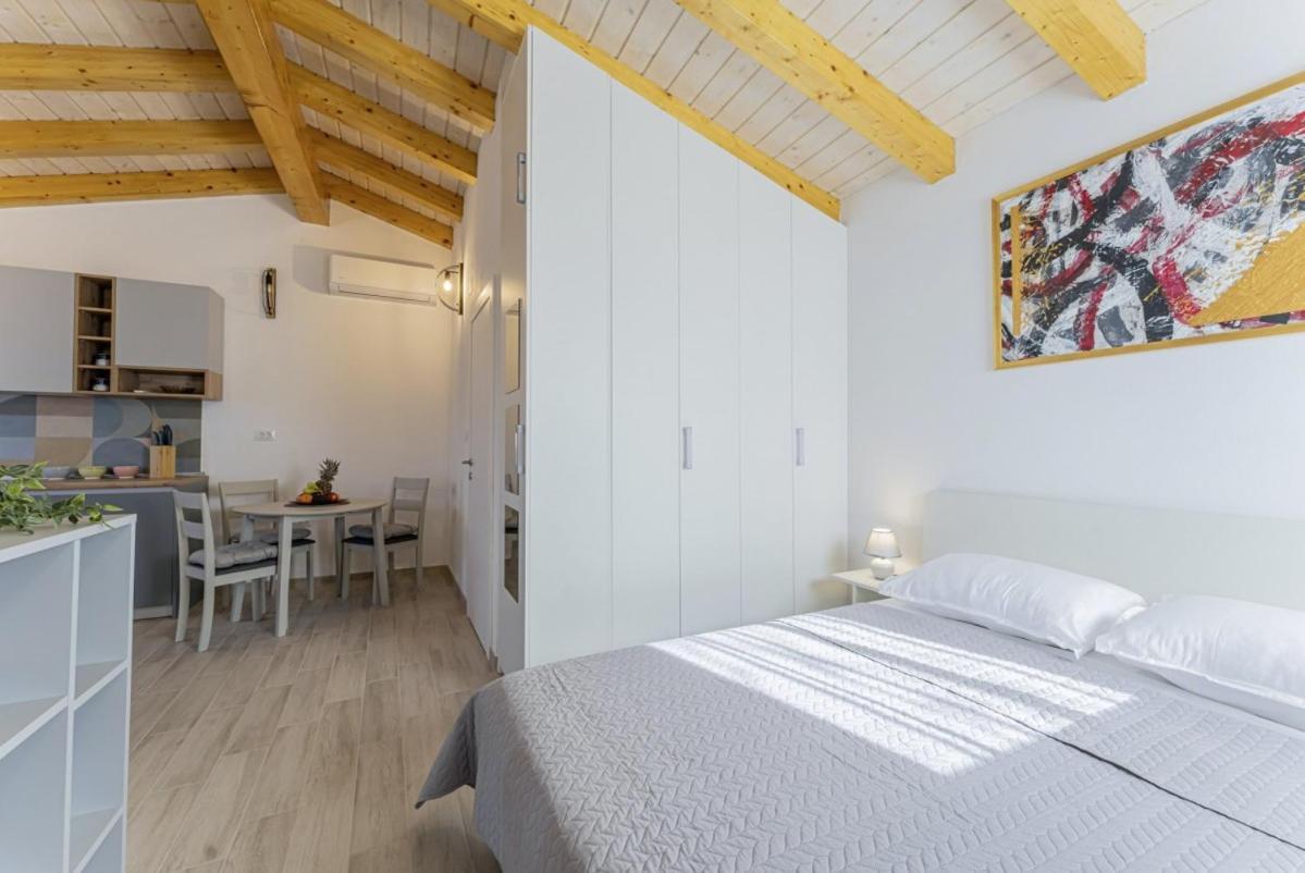 Modean In Pula - Haus Fuer 2-3 Personen Villa Kültér fotó