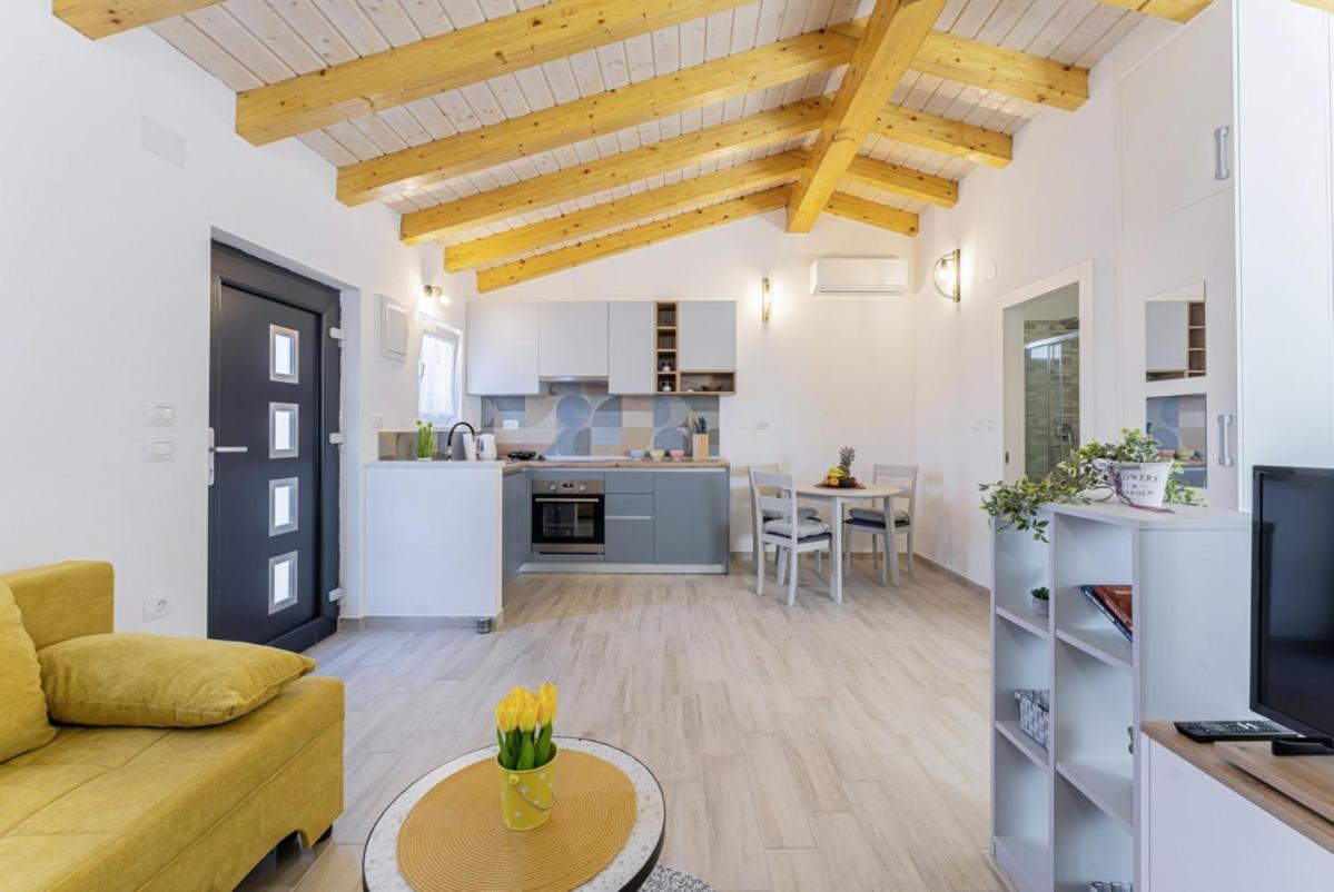 Modean In Pula - Haus Fuer 2-3 Personen Villa Kültér fotó