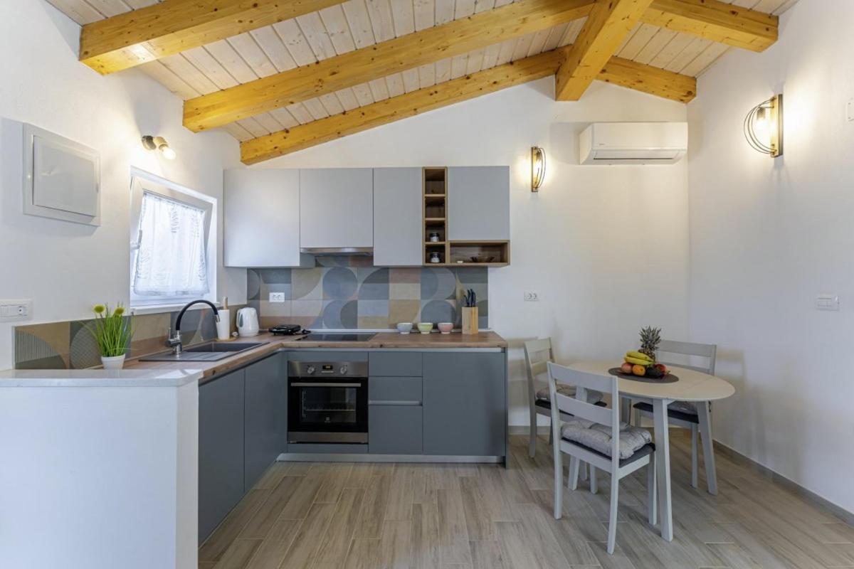 Modean In Pula - Haus Fuer 2-3 Personen Villa Kültér fotó
